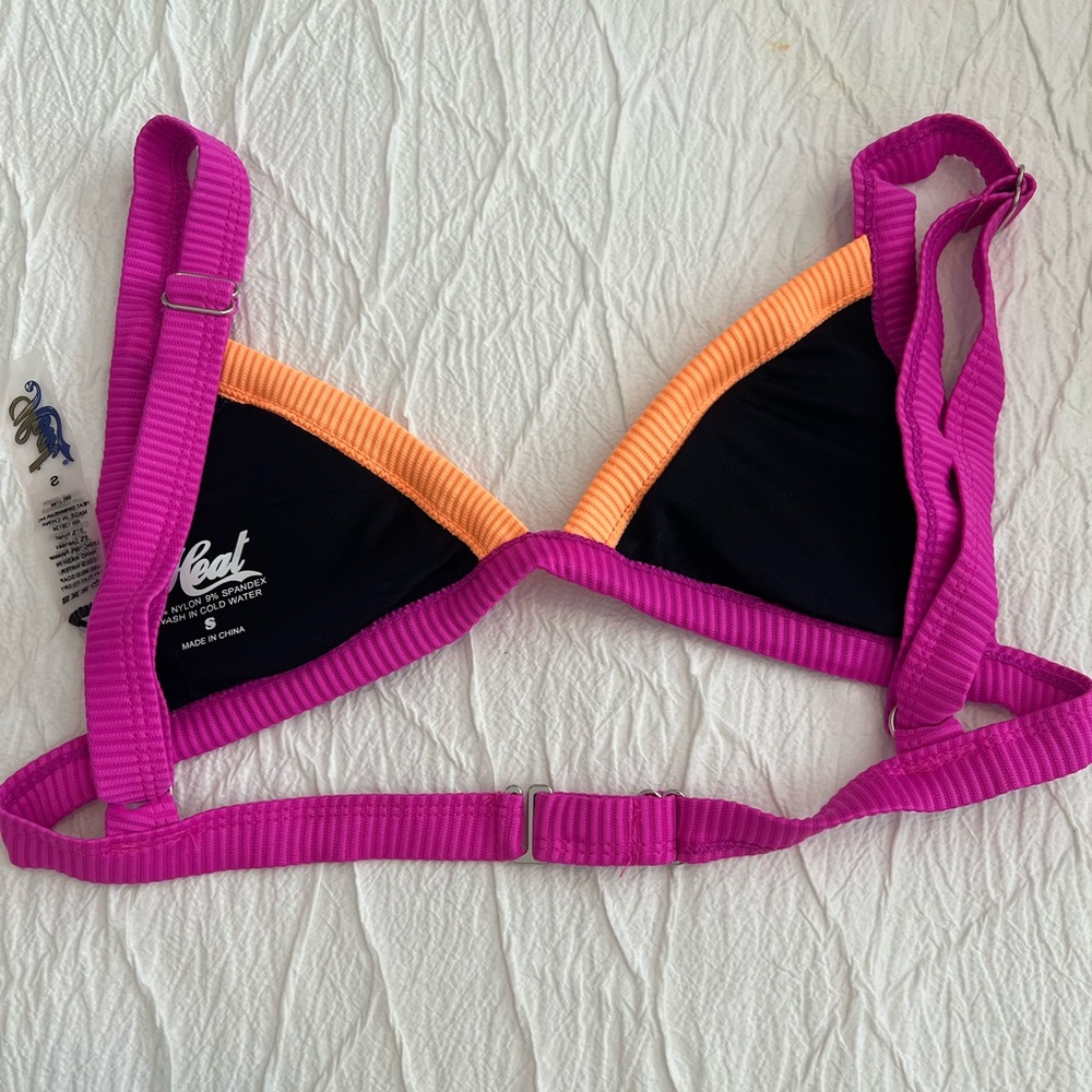 Bikini - Picture 2 of 2
